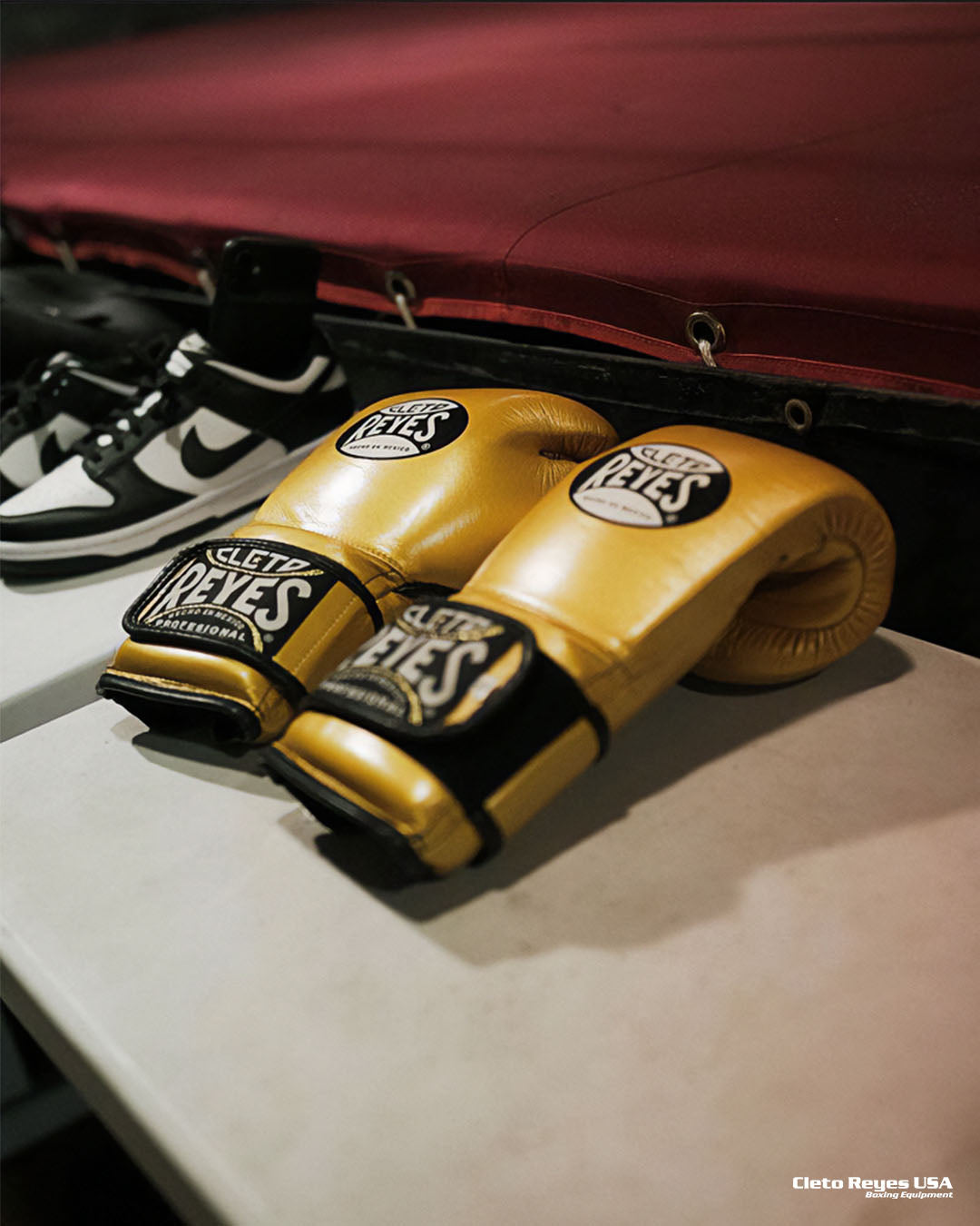 Cleto Reyes Hook and Loop Strap Gloves (GOLD)